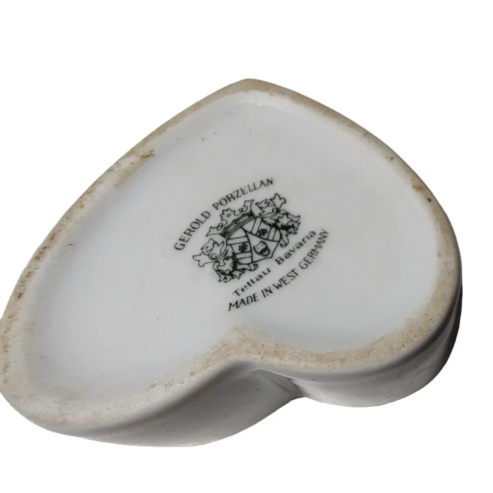 Gerold Porzellan Trinket Box‎ Tettau Bavaria Heart Shaped Floral Gold Accents